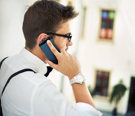 神经系统引起耳朵嗡嗡响,打电话时听不清楚对方的声音