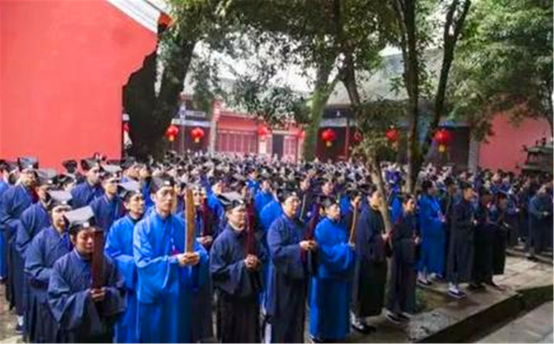 女道士羽化10万人结果如何,女道士飞升10万人围观