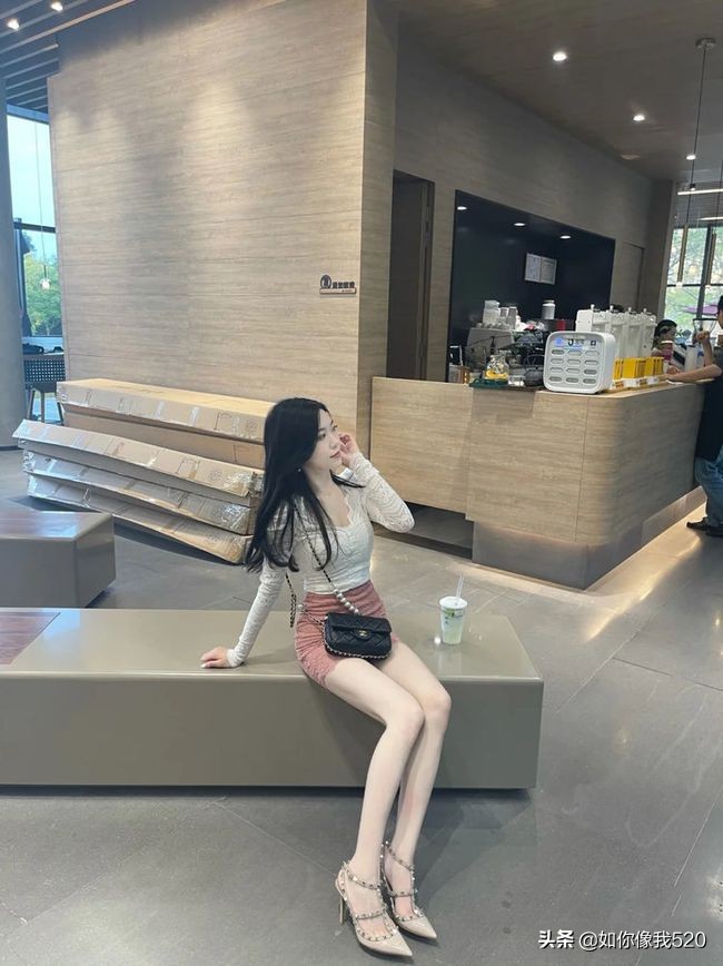 印花蝴蝶包臀吊带裙微胖穿搭,法式吊带连衣裙气质穿搭