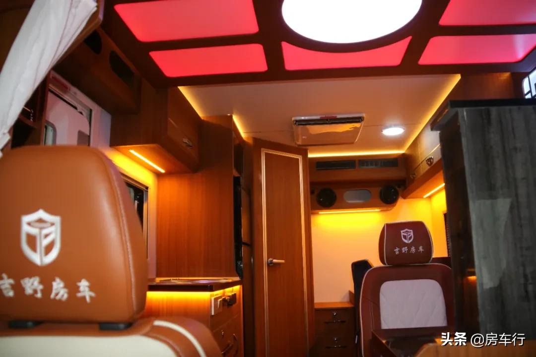轻卡房车c型房车b型房车,房车推荐80万豪华房车c型