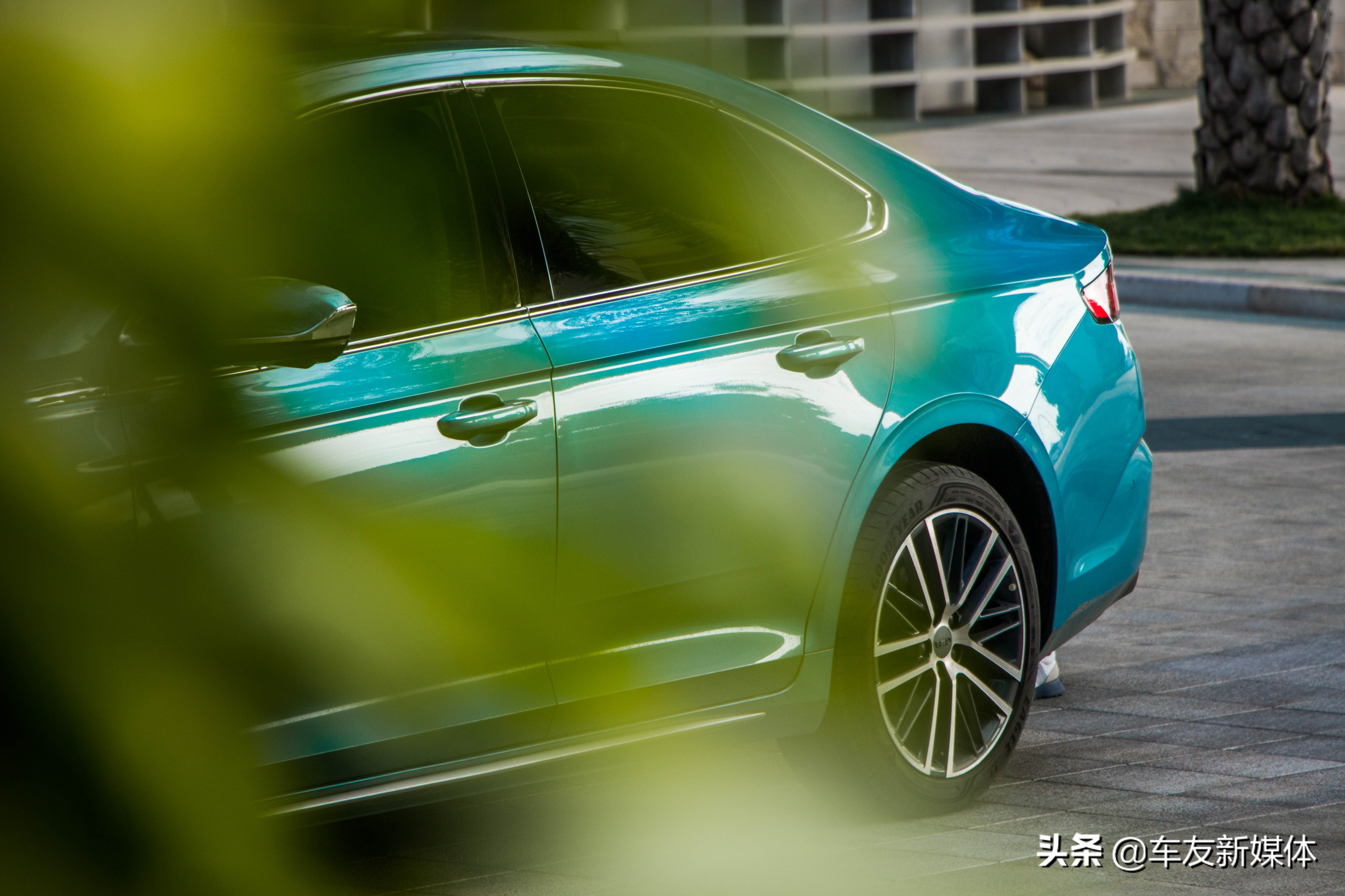 吉利星瑞时空皓月试驾第一视角,颜值才华全都要深度试驾吉利星锐