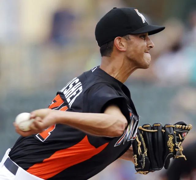 比赛还能尬舞，33个珍贵镜头，记录下这些赛场怪异瞬间