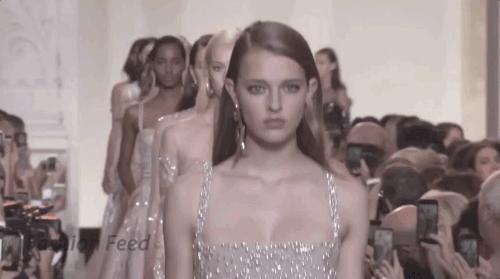 黎巴嫩爆炸发生后，巩俐章子怡的挚爱无声落泪……