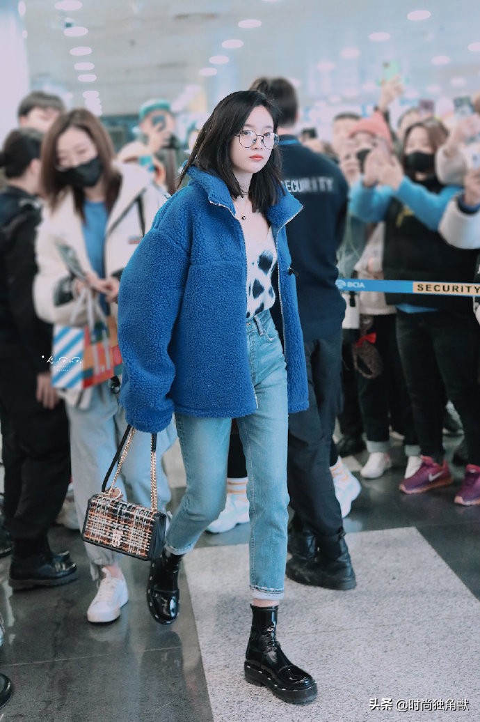 冬季温暖毛绒穿搭既少女又软萌,让秋冬内搭也穿出时髦感