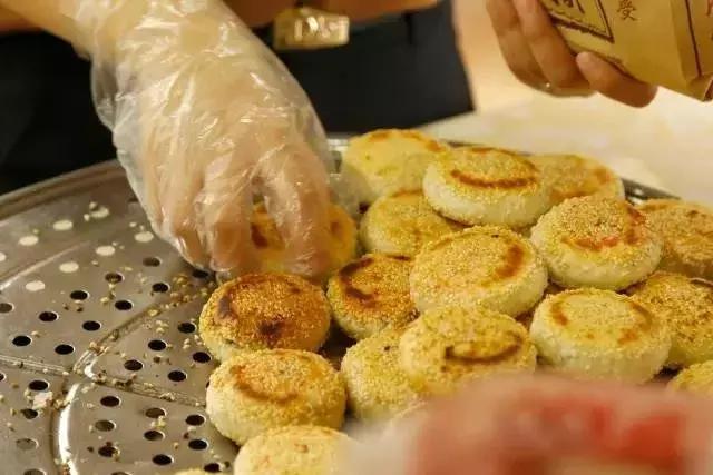 编辑部第一届“斗月饼大赛”开吃！11款老字号，谁才是浙江NO.1？