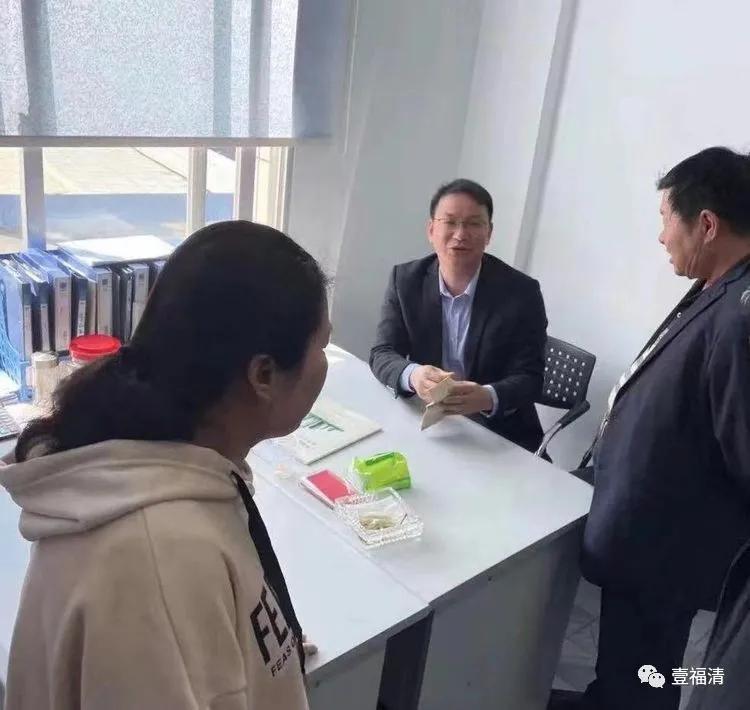 抗疫夫妻档父子兵兄弟兵,兄弟团父子兵夫妻档