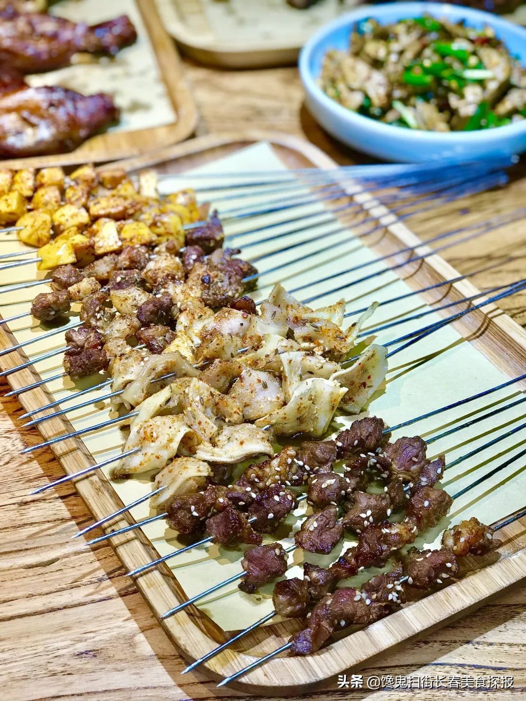 二道老厂区奇店。鹅的一切,全都炭火烤。烤鹅脖大锤抡