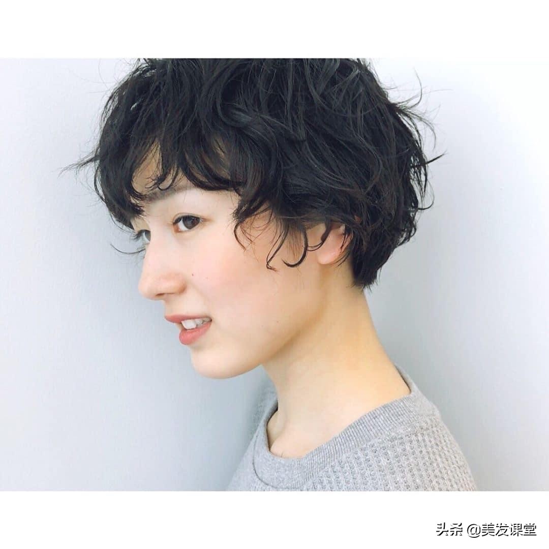 女士潮酷超短发教程自己剪,女士后区超短发修剪全过程视频