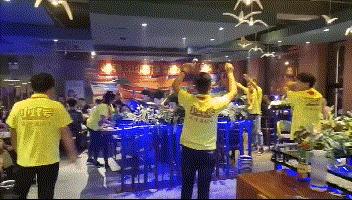 网红餐厅搞笑小品,网红餐厅表演视频