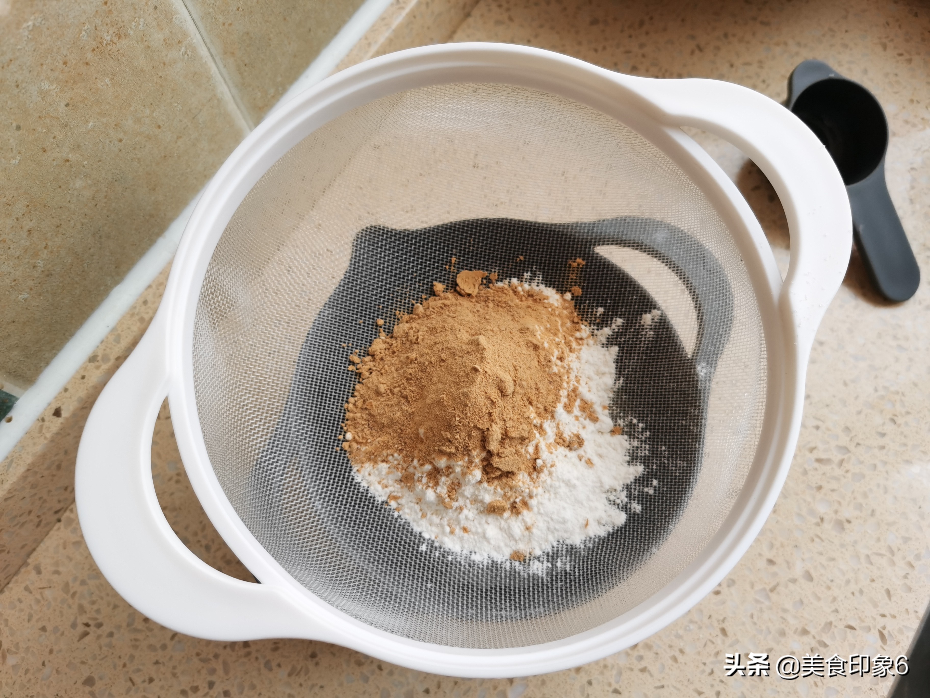 自制蛋糕为什么会开裂,自制蛋糕容易塌陷怎么办