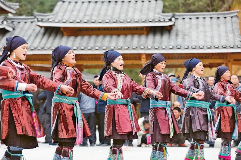 从党的百年历史中汲取奋进力量,党的百年历史是理论探索史