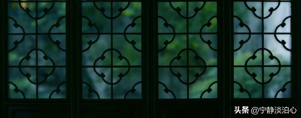 一日慎独则心安日日精进,日日精进人生