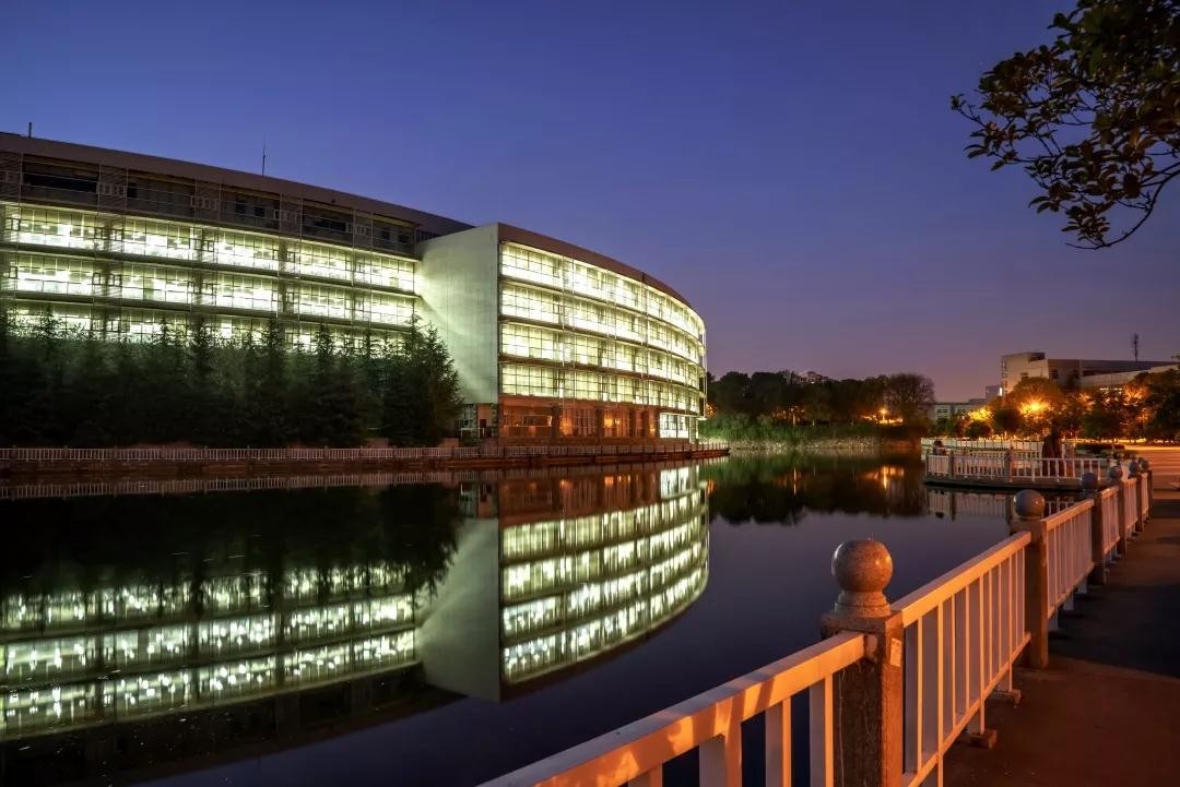 全国食堂最好吃的十所高校,全国最美高校食堂排名