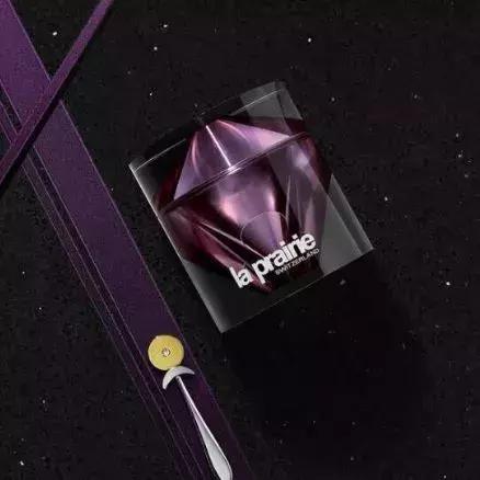 女人一生要用的几种化妆品,女人一生中必备的化妆品