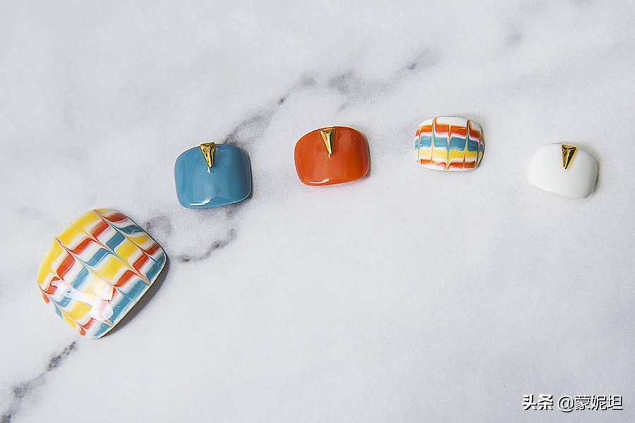 没做过美甲但是指甲软了,没做过美甲的适合什么样的美甲