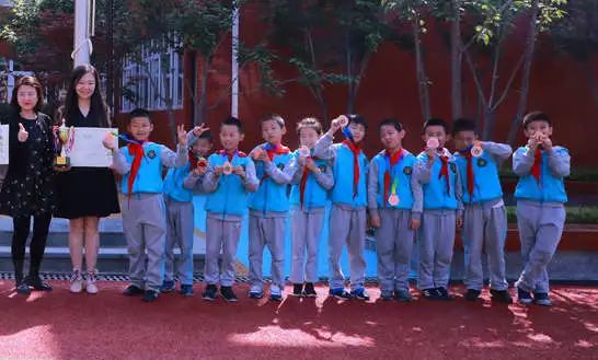 第二届校园足球赛拉开帷幕,曲江新区首届校园足球联赛