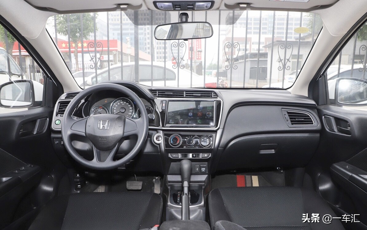本田锋范手动挡汽车报价,本田锋范手动挡低配落地价