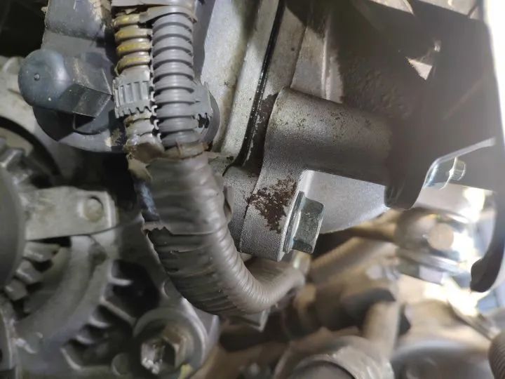 10年丰田锐志2万全款,10年丰田锐志二手车值多少钱