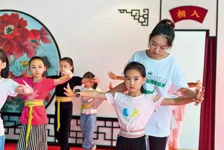 一个小县城工业强悍有多坚韧？人均GDP高于韩国、接近日本，“霸占”中国百强县第一14年