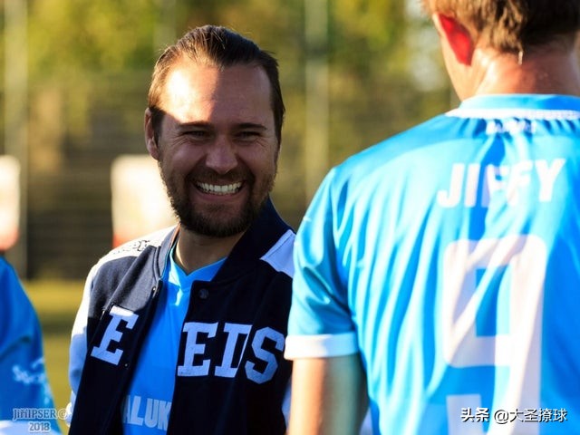 布拉格有支“猛龙队”:英格兰家庭在捷克完成组建球队梦想