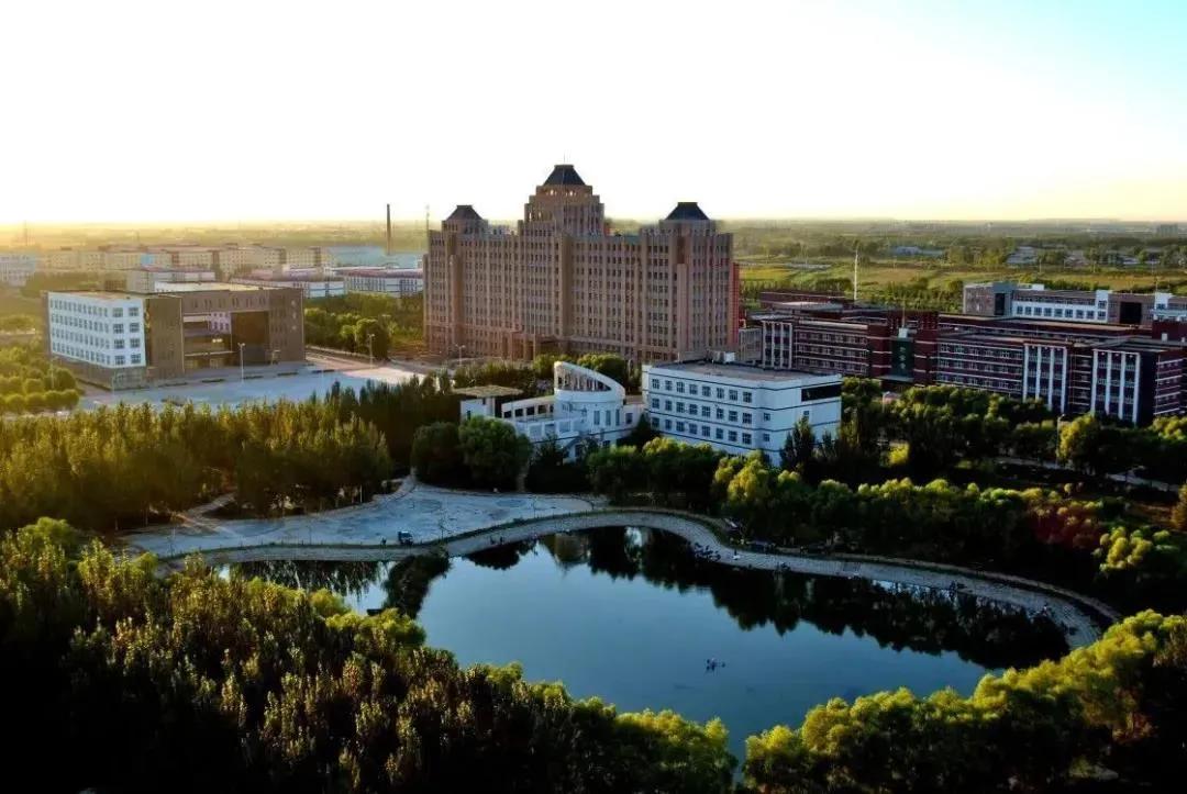 哈尔滨广厦学院蜜雪冰城,北国风光哈尔滨