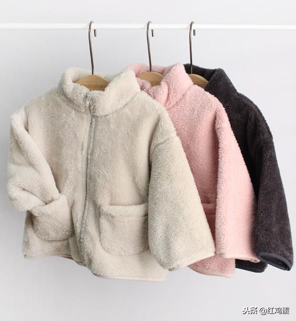 今年流行什么款式的冬季童装,韩国风童装搭配