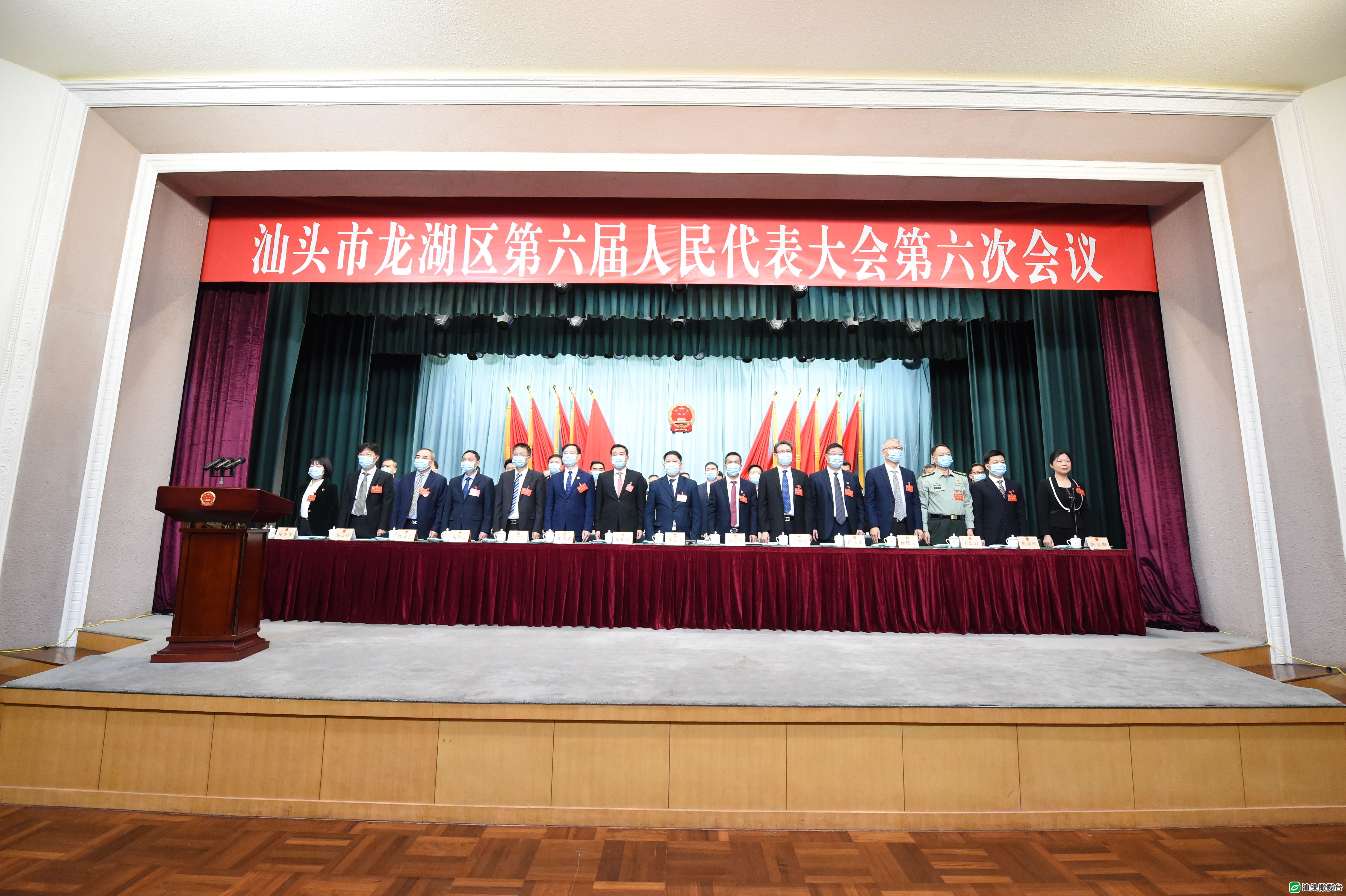 龙湖区:今年干好这七件事以优异成绩庆祝中国*产党共**成立100周年