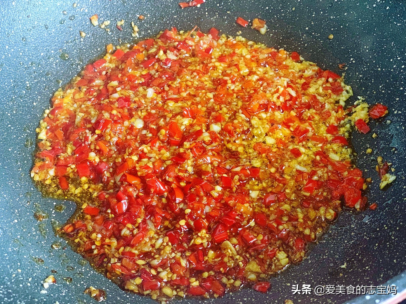 剁椒鱼头最正确做法才好吃,这才是剁椒鱼头的正确做法太香了