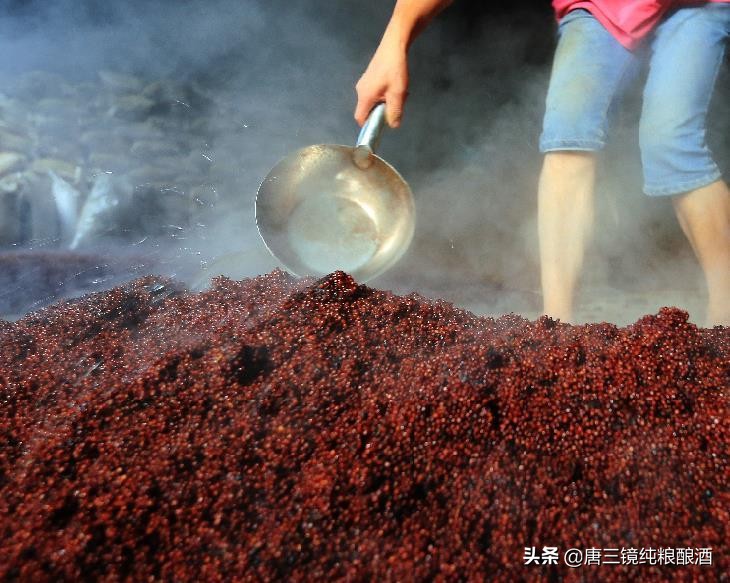 唐三镜纯粮酿酒过程,酱香型白酒小型酿酒工艺流程