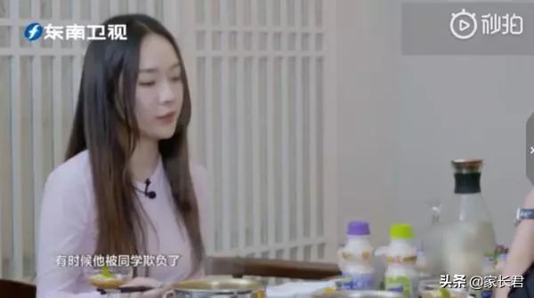 看着都疼的孩子被板子打,看着都疼女孩