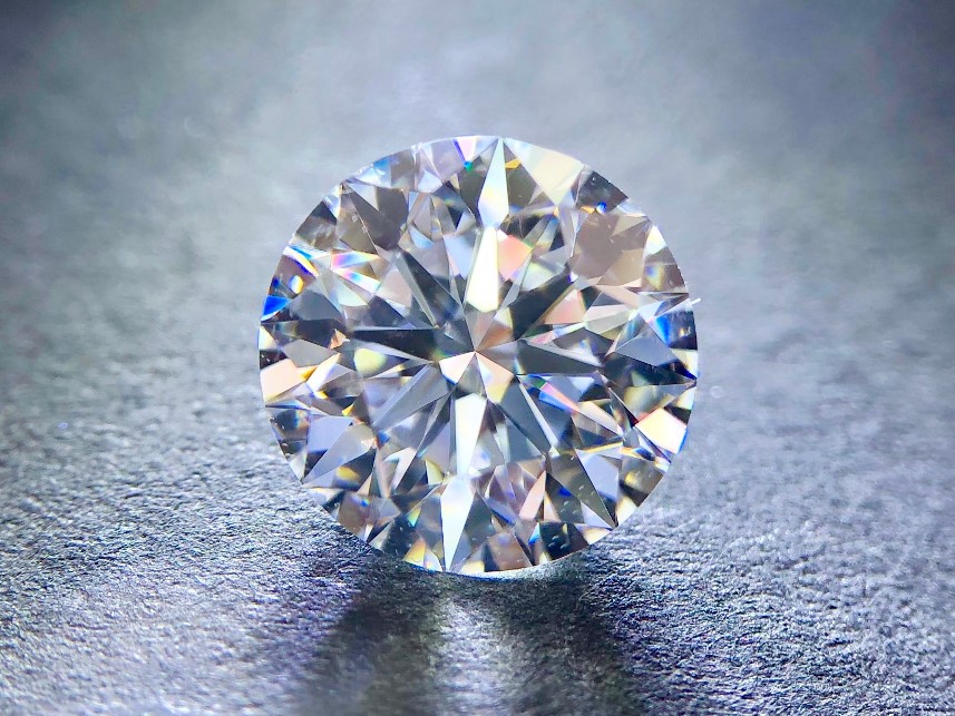 听说“河南人要革钻石巨头的命”？