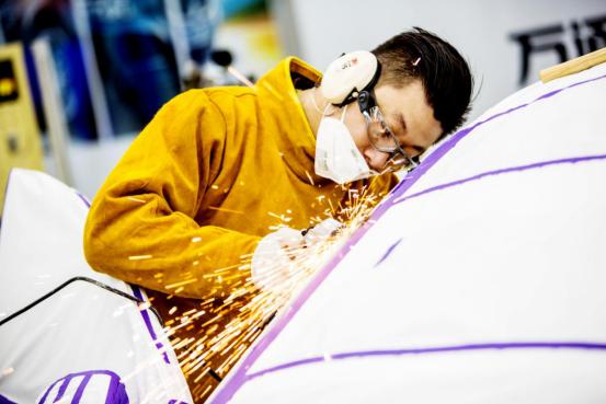 学汽车钣金喷漆这个行业怎样,学汽车钣金真的有前途吗