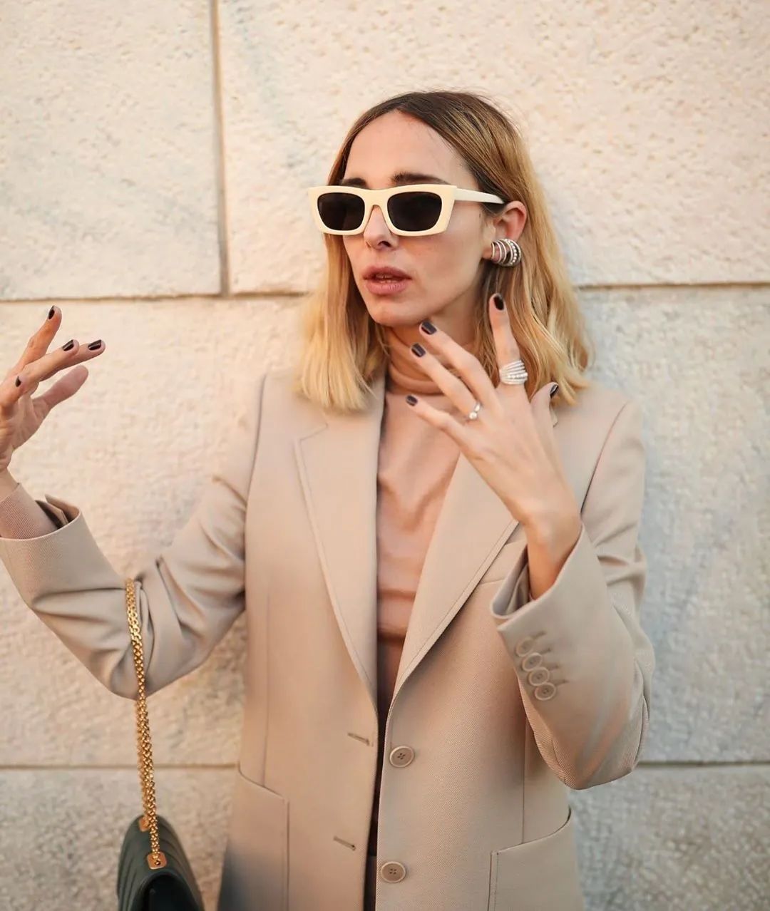 女士怎么挑选适合自己的墨镜,怎么选墨镜框适合脸型