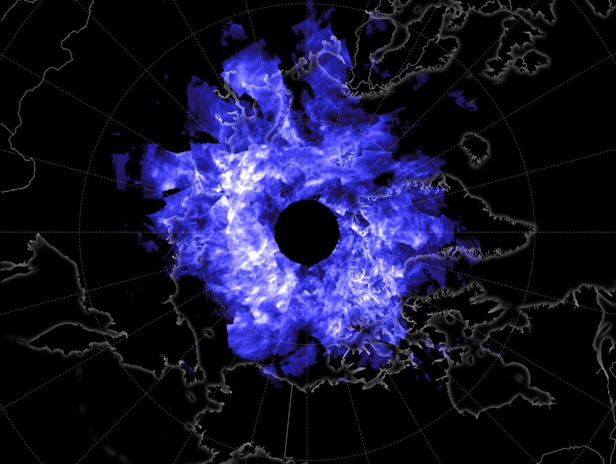 只出现在日落之后的夜光云,微小的冰晶解释了它为何是蓝色
