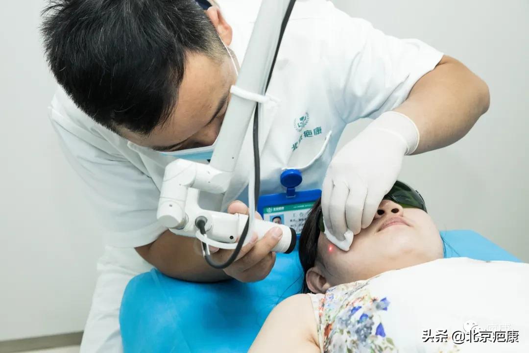 疤痕修复美容仪器多少钱,疤痕增生最好的仪器