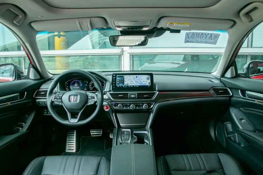 车长超4米9，3毛一公里香到爆，最火合资B级车出新款，开过都说好