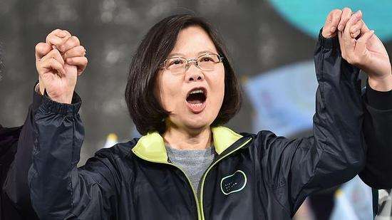 借美国之力,台湾打造“世界最强”防空系统,蔡英文肆意挑衅大陆!若中美达协议,台湾会被抛弃吗?