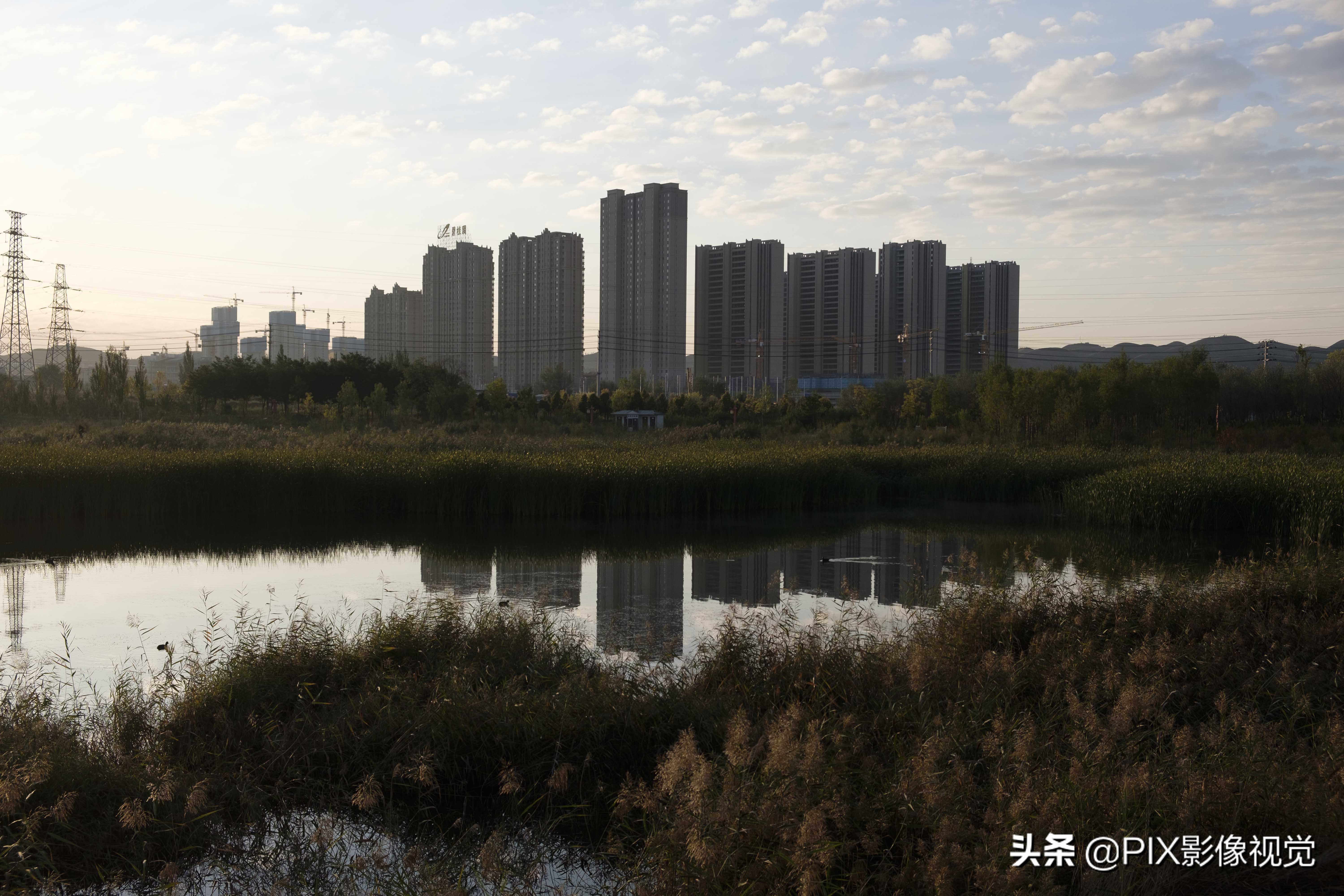 聊一下富士微单,富士x-h1现在还值得入手吗