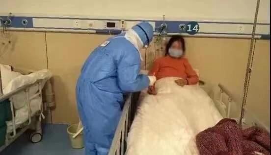 痛！张静静走了，哪有什么超人？女子本弱，负重则刚。