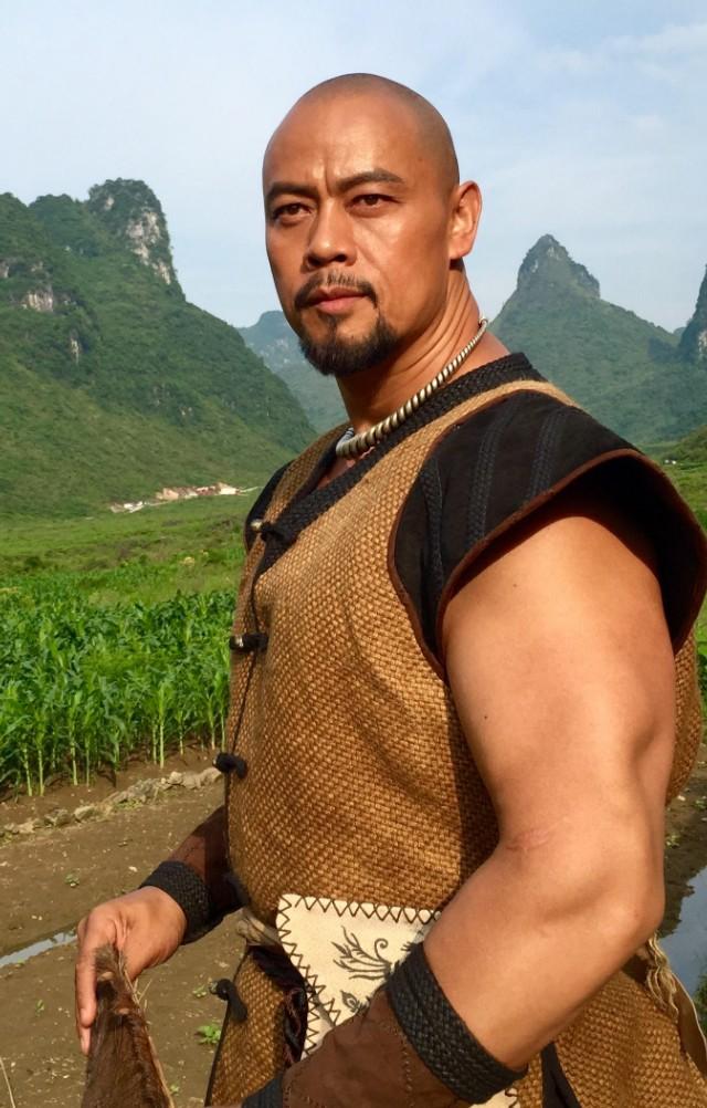 6位硬汉肌肉男明星,不温不火的肌肉男明星