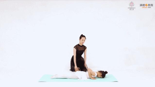 学芭蕾能纠正驼背吗,芭蕾形体训练要下腰吗