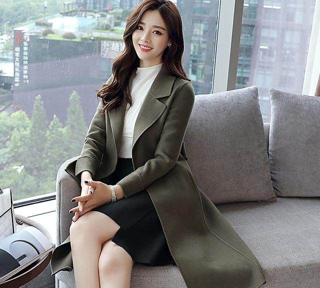 买羊绒大衣什么款式不过时 (适合70后的羊绒大衣)