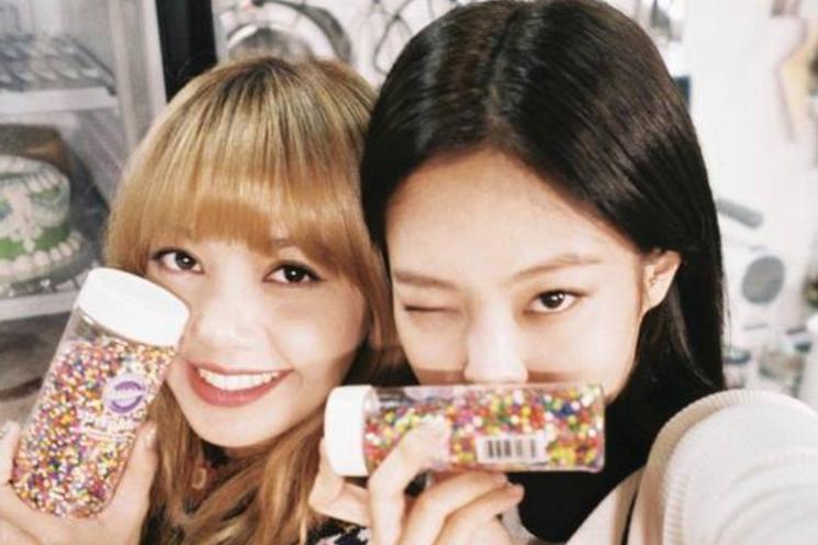 为什么8岁小女孩就来月经了,孩子8岁多就来例假怎么办