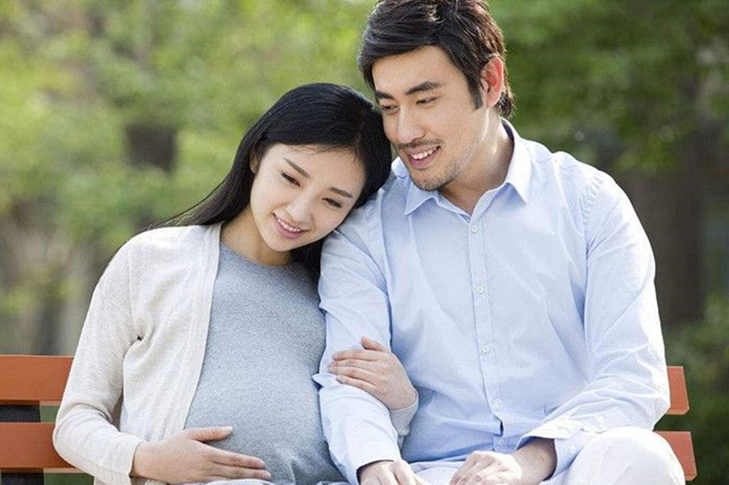 胎儿不停踹肚子，是不舒服在求救吗？三种情况的区别要搞清