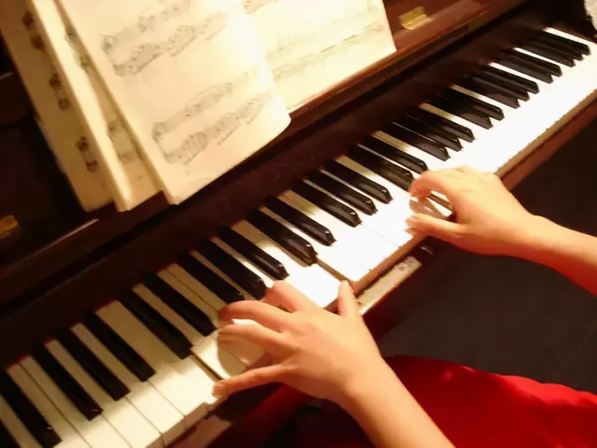 地质学校和地质小学,地质中学留学生