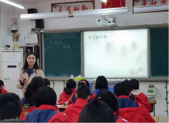 班主任坦言小学语文无非就是内容,班主任评价学生的特点