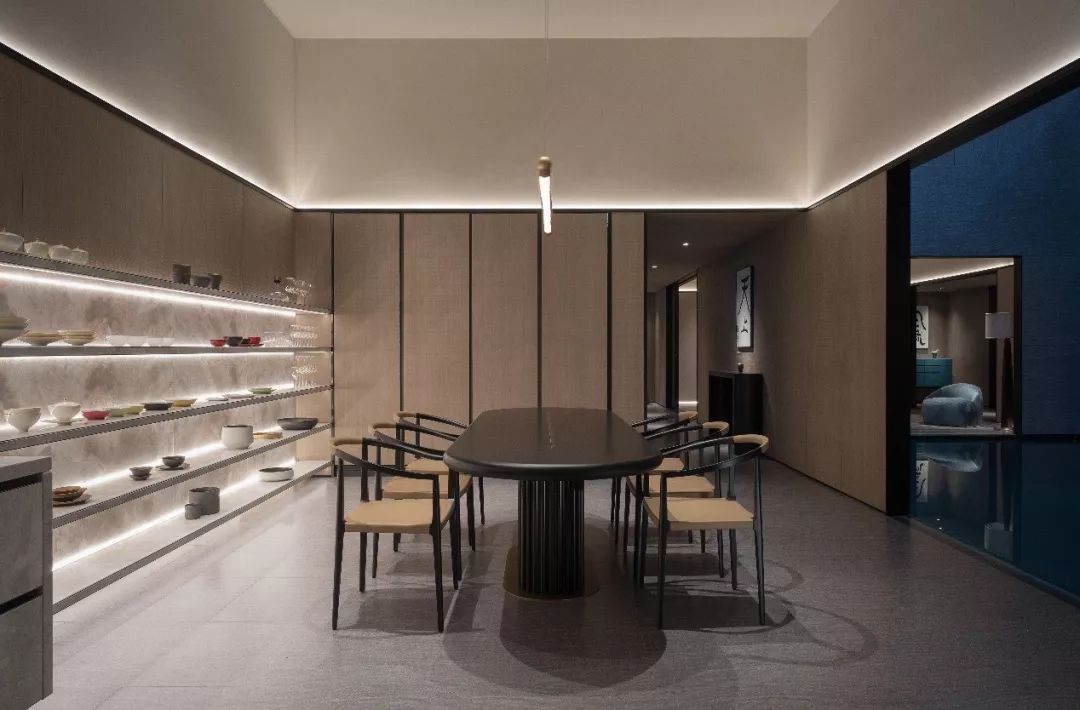 一座宅之于一个家，正如一个展之于一座城