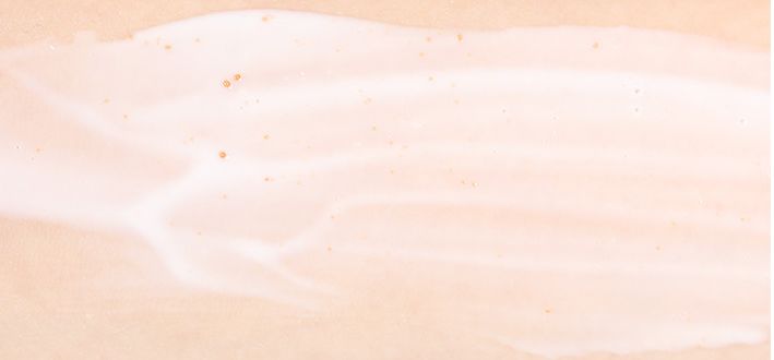 冬天皮肤干燥起皮屑用什么护肤品,一到冬天脸部干燥起皮补什么