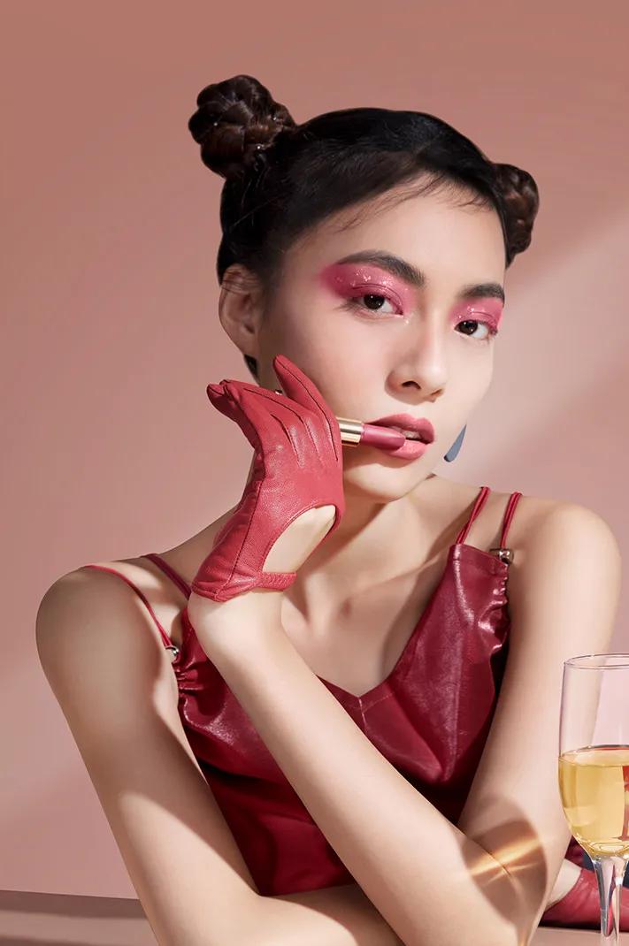 真正的口红造型,国风口红什么颜色好