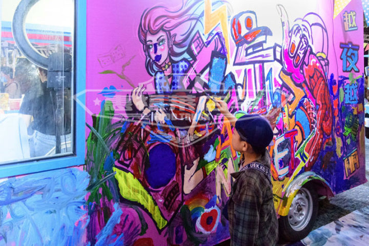 为「Z世代」量身打造的美食休闲一条街，“C位出道”妥妥的